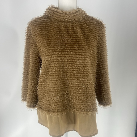 Vince Camuto eyelash gold tone shimmer boxy  top - Picture 16 of 16